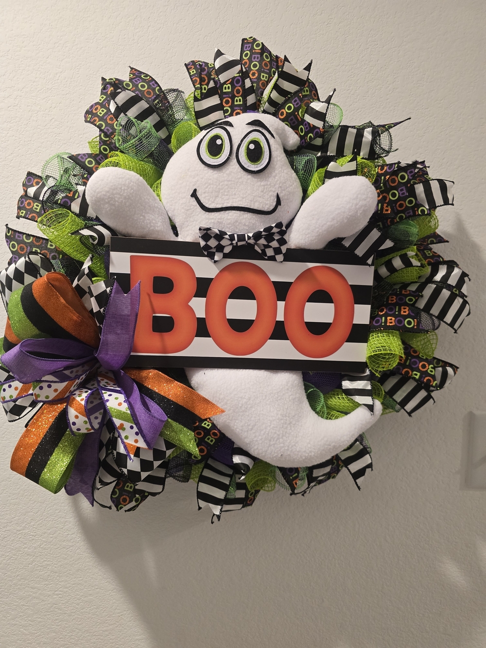 W165 - Halloween Boo Ghost Wreath in White, Green, Orange & Purple